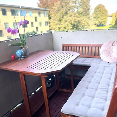 Apartment Lys, Charmerende, Taet Pa Hellerup