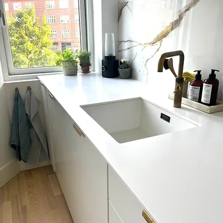 Lys, Charmerende, Taet Pa * Hellerup