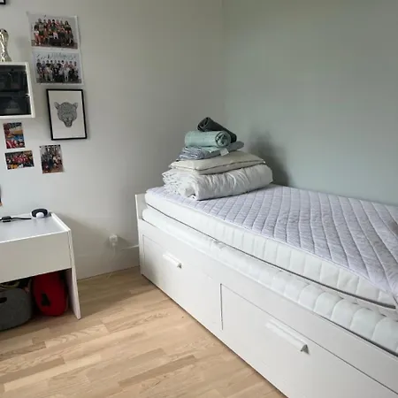 Apartment Lys, Charmerende, Taet Pa *